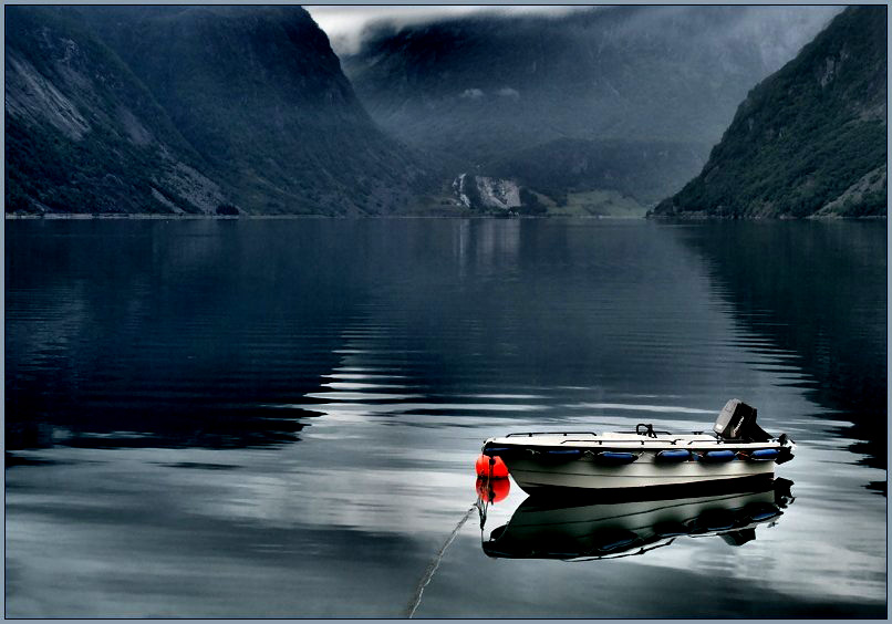 boot im fjord