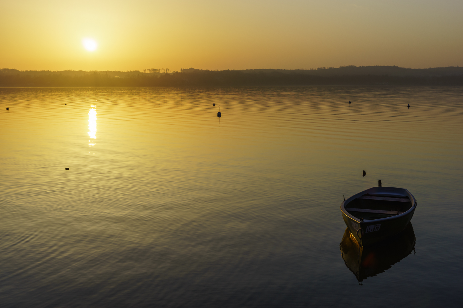 Boot im Sonnenaufgang