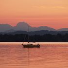 Boot im Sonnenuntergang