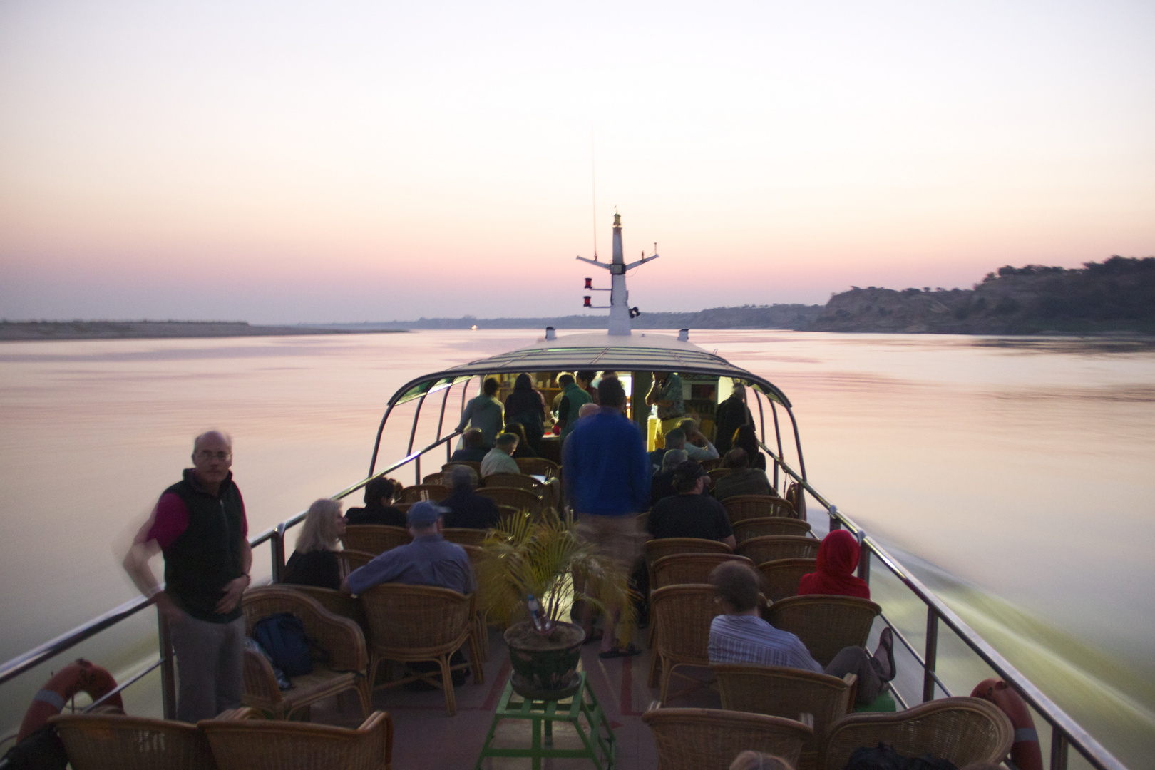 Boot in der Morgendämmerung auf dem Ayeyarwady