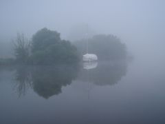 Boot in Nebel - Port-Launay