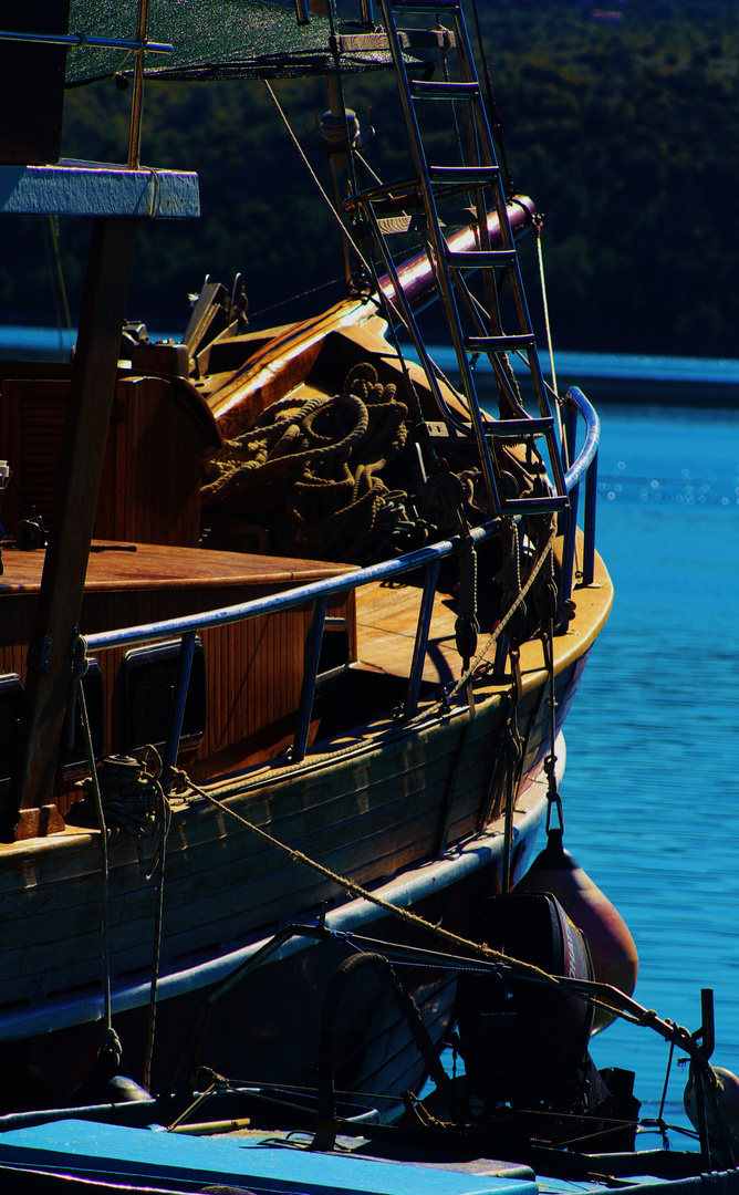 Boot s Ansichten am Meer