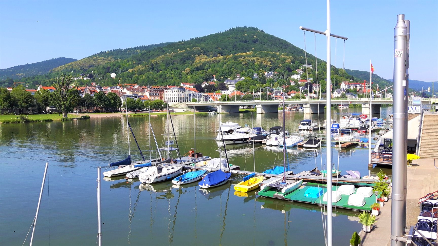 Boot-Stillleben am Neckar 