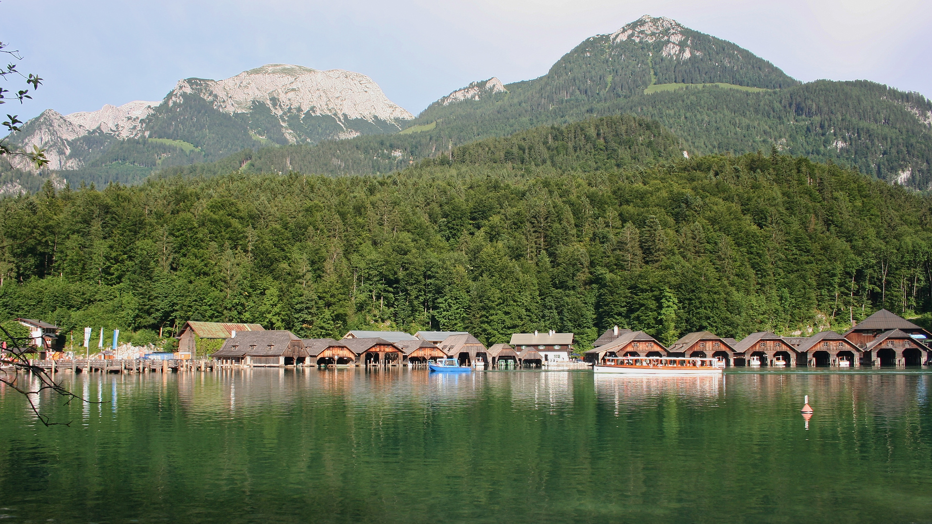 Boot und Bootsschuppen am Königssee (IMG_5898_ji)