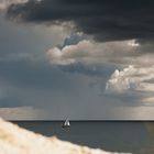 Boot unter dunklen Wolken_2