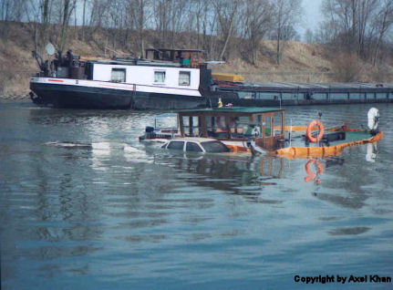 Boot unter Wasser