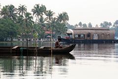 Boot versus Hausboot 1 Indien