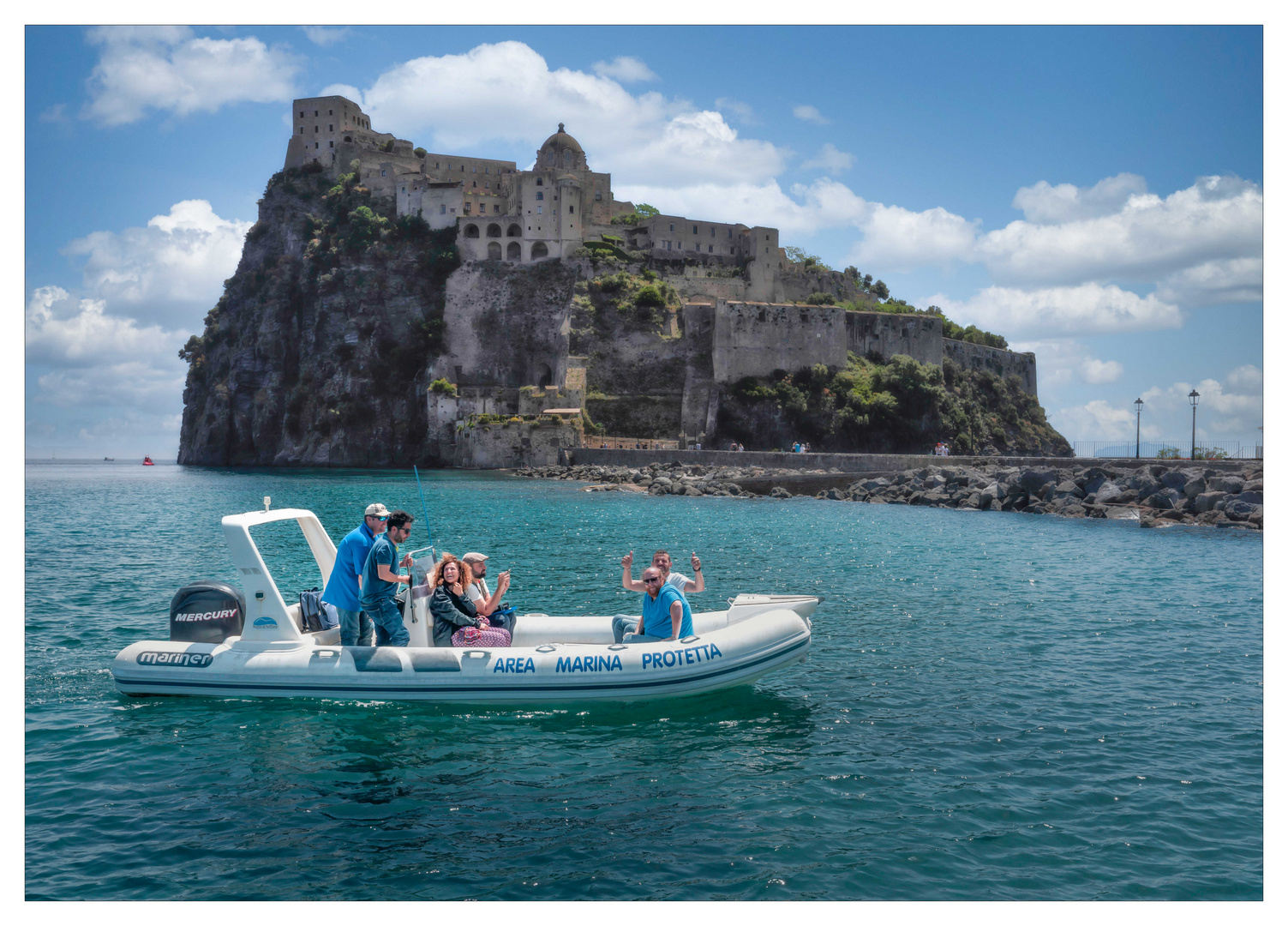 Boot vor Ischia, am Castello Agrigento