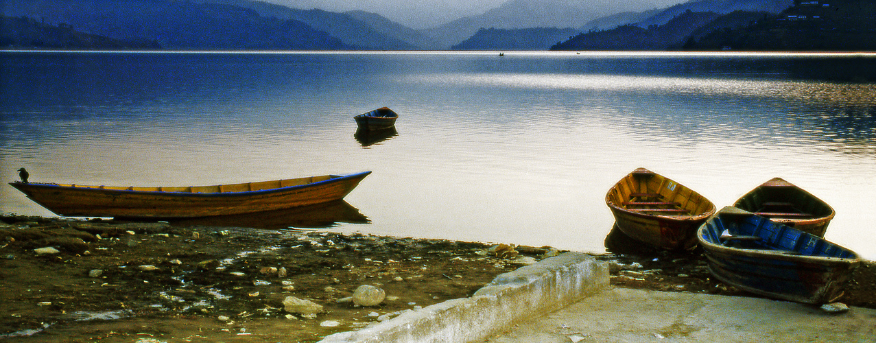 Boote am Fewa - See (Nepal)