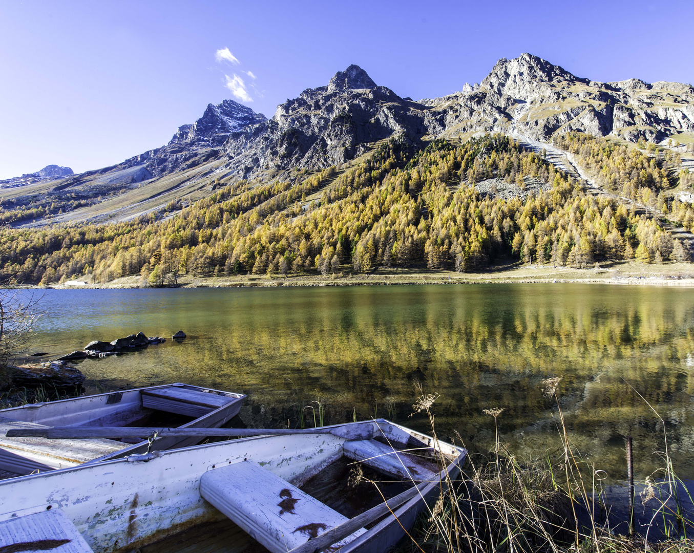 Boote am herbstlichen Silser See, Oberengadin