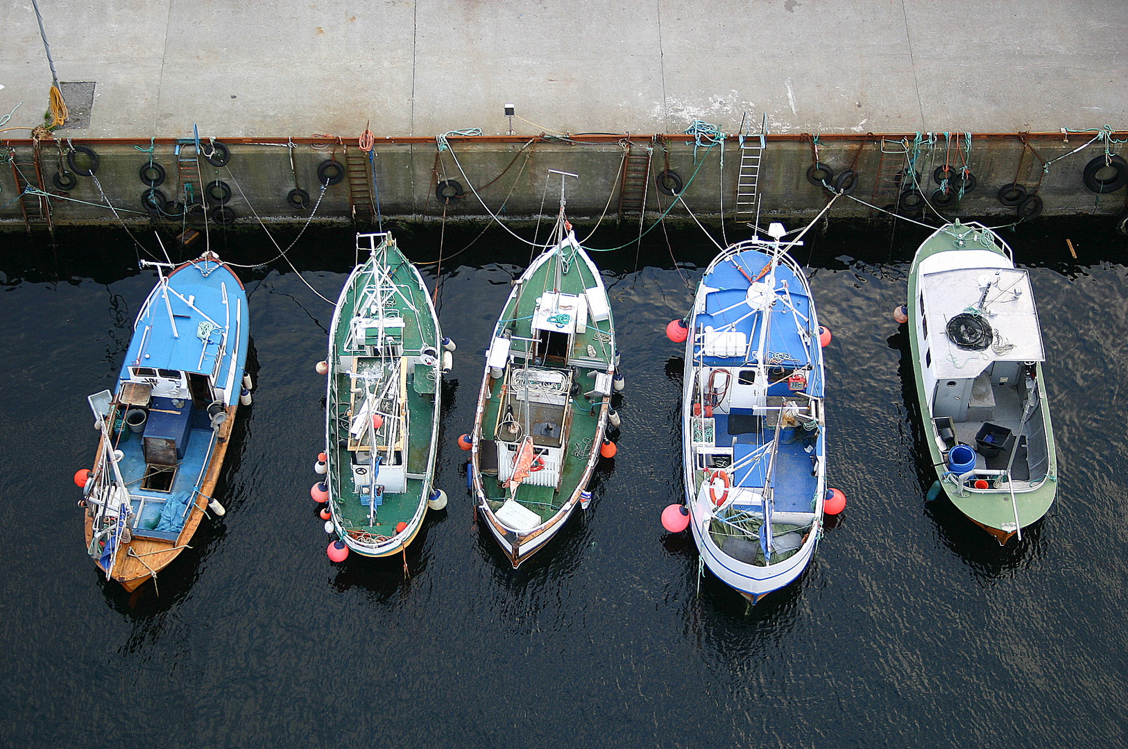 Boote am Kai