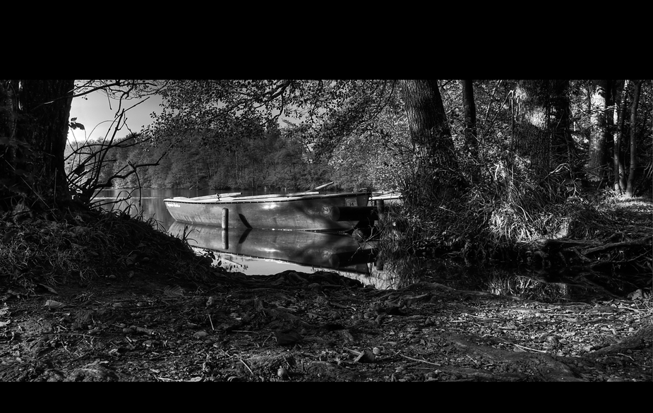 Boote am Langbürgner See s/w