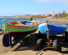 Boote am Strand von San Agustin, Gran Canaria
