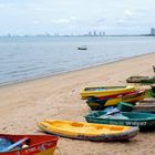 Boote an der Bangsare Beach, Thailand