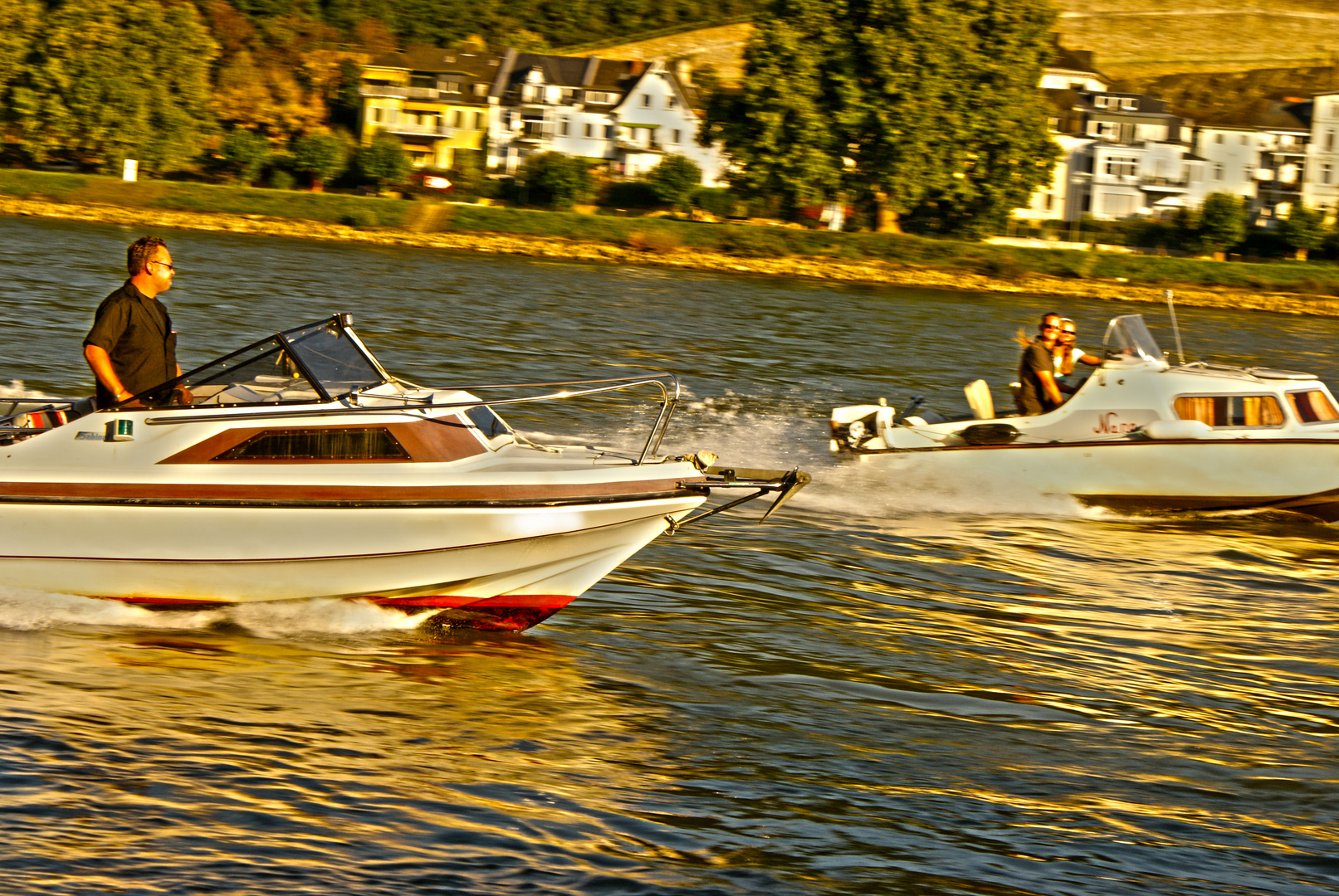 Boote auf dem Rhein