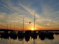 Boote im Gegenlicht  ( Sunrise behind boats) von lemmi65 