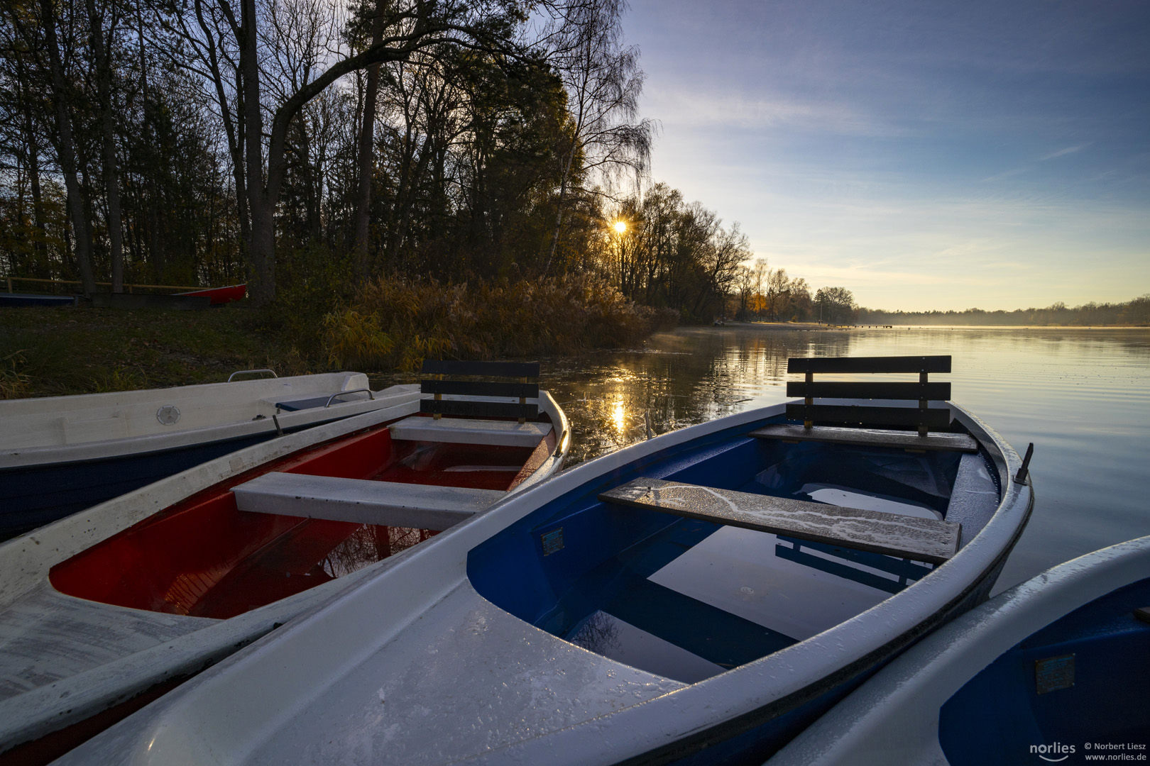 Boote im Morgenlicht