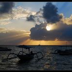 Boote im Sonnenaufgang