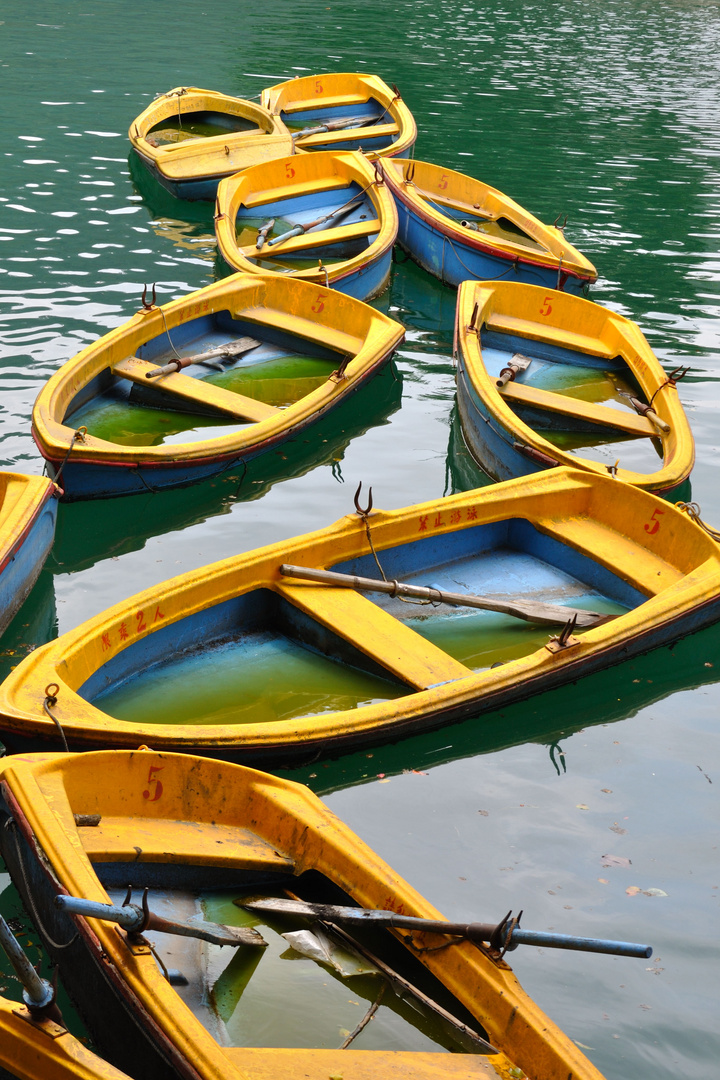 Boote im Sun Moon Lake