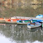 Boote im Winterschlaf am Blauen See