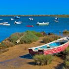 Boote in der Abenddämmerung bei Cabanas de Tavira