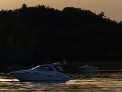 Boote in der Dämmerung