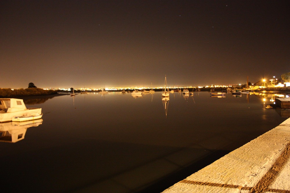 Boote in der Nacht