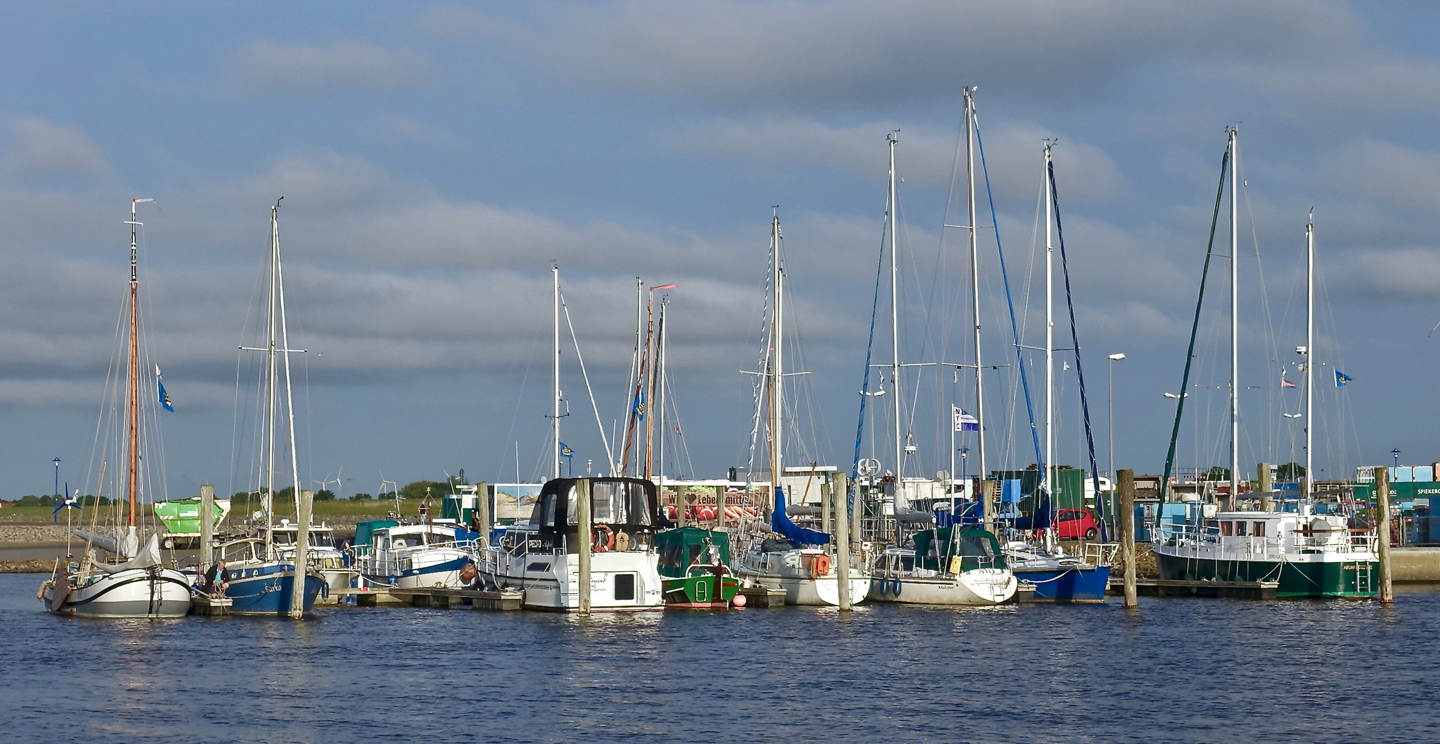 Boote und Schiffe an der Nordsee