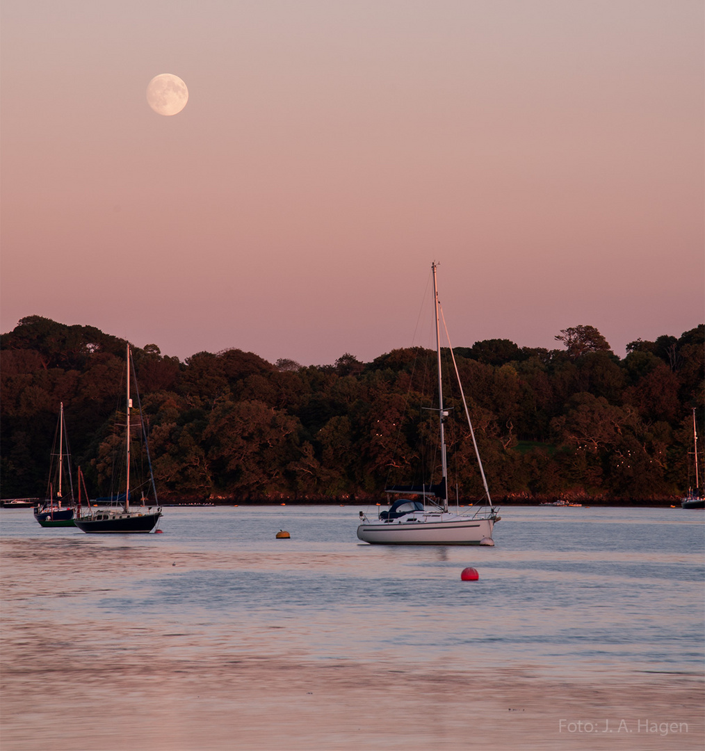 Boote und Vollmond