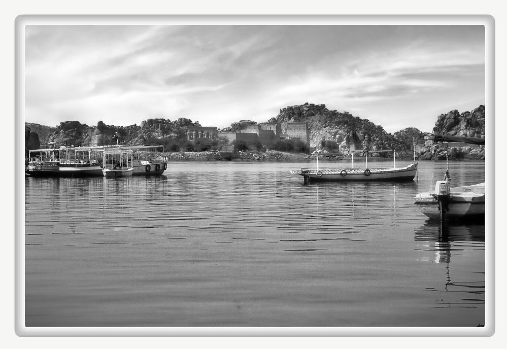 Boote vor Philae