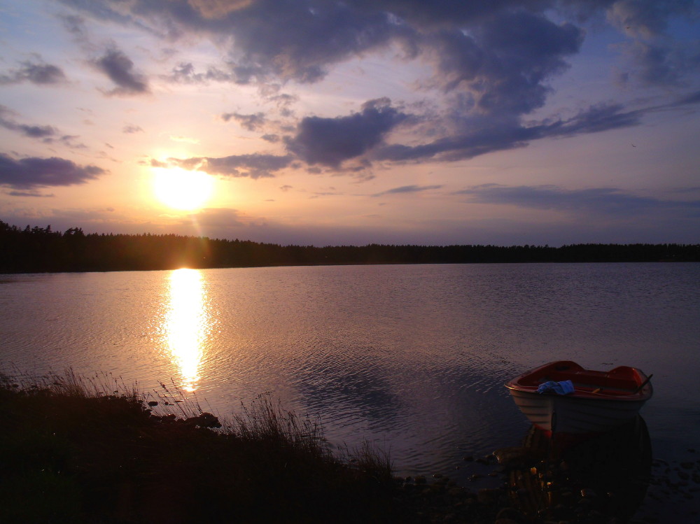 Bootfahren bei Abendrot in Schweden