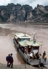 Bootsanlegestelle vor dem Bingling Tempel - Provinz Gansu