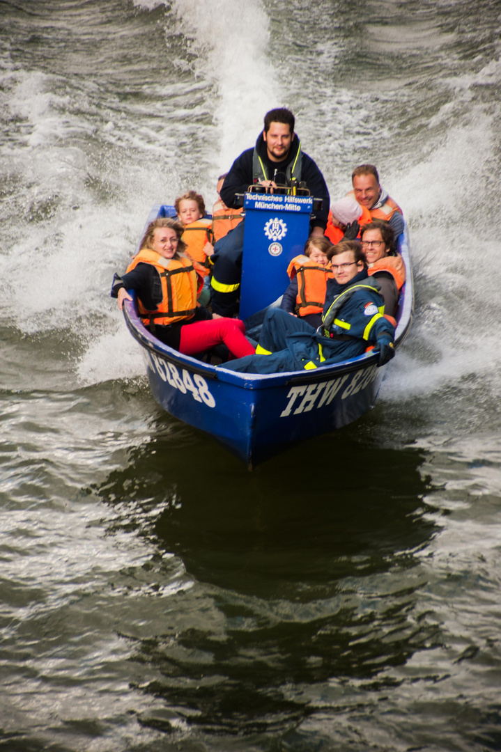 Bootsfahrt auf der Isar