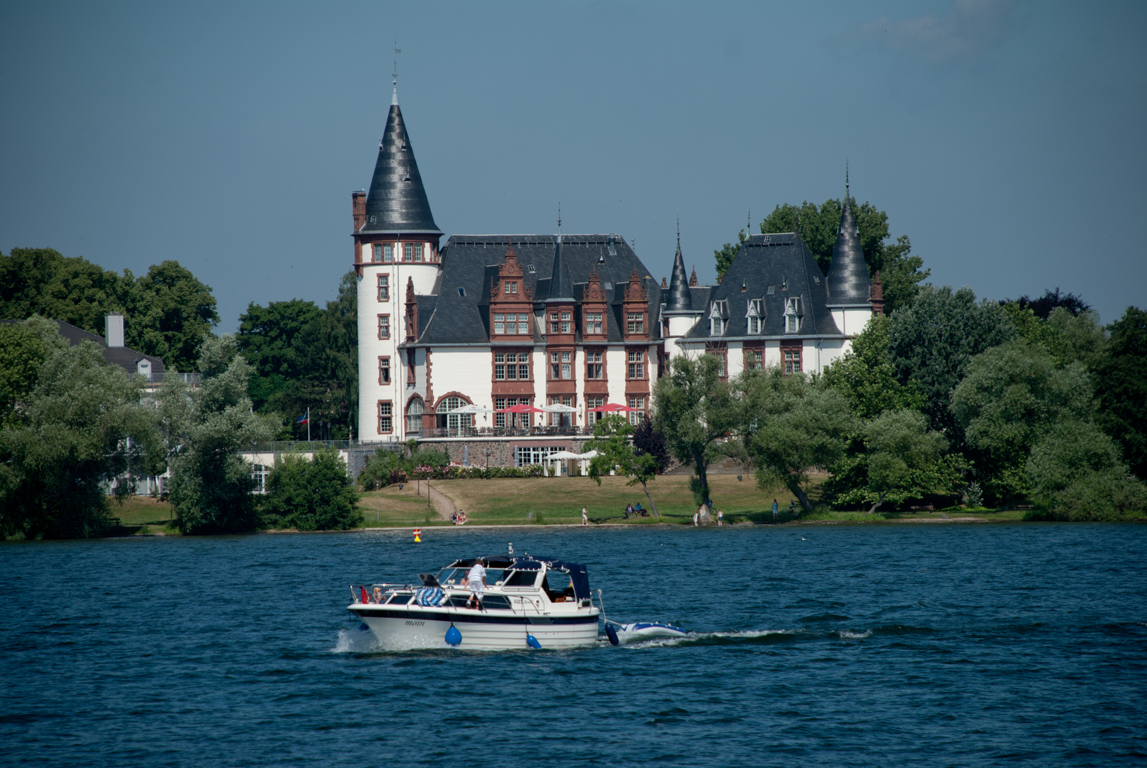 Bootsfahrt auf der Müritz, in der Nähe von Röbel (Mecklenburgische Seenplatte)