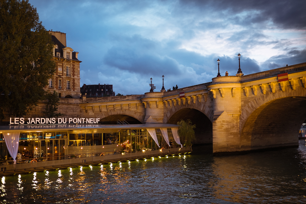 Bootsfahrt auf der Seine