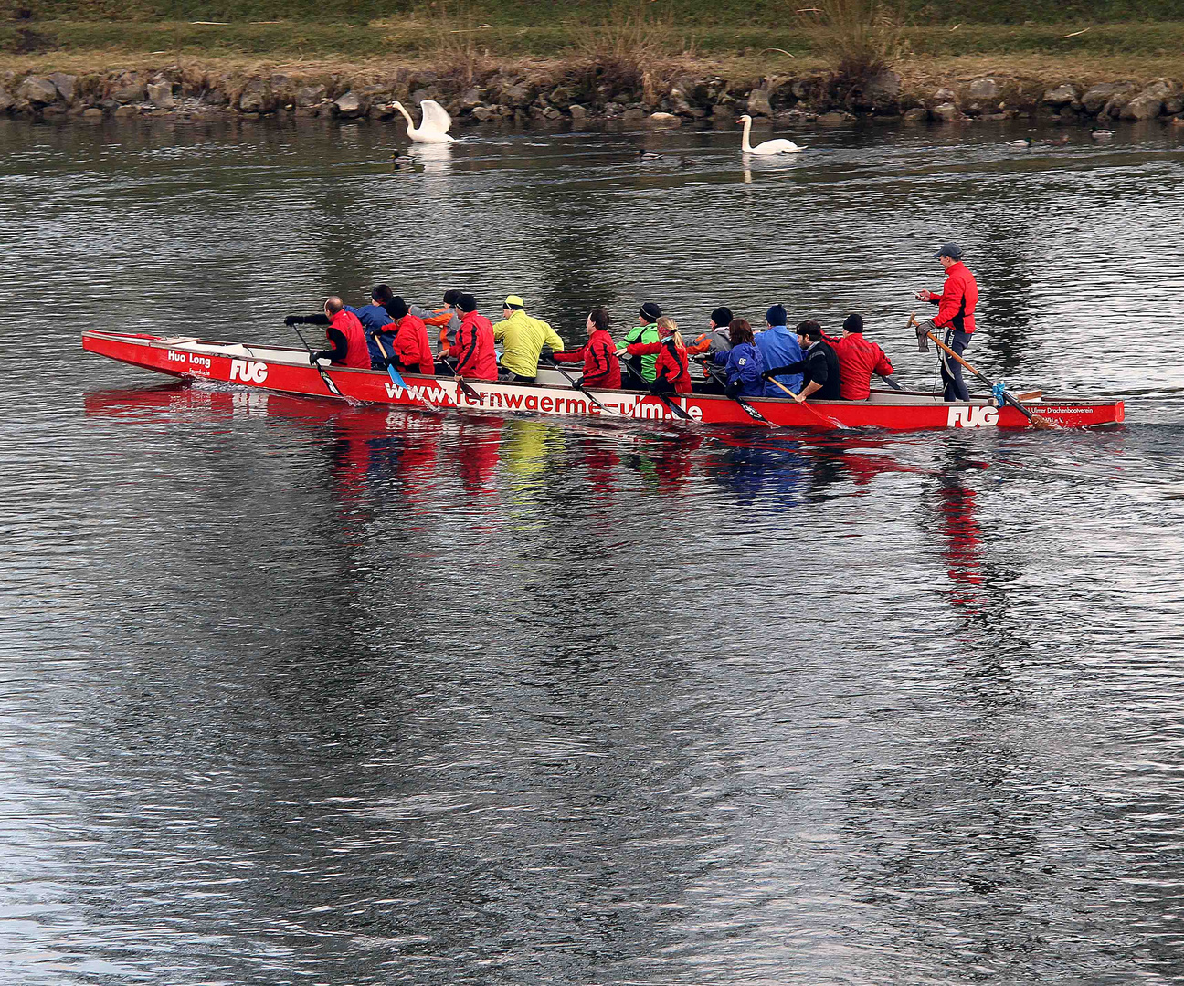 Bootsfahrt auf der Ulmer Donau entlang