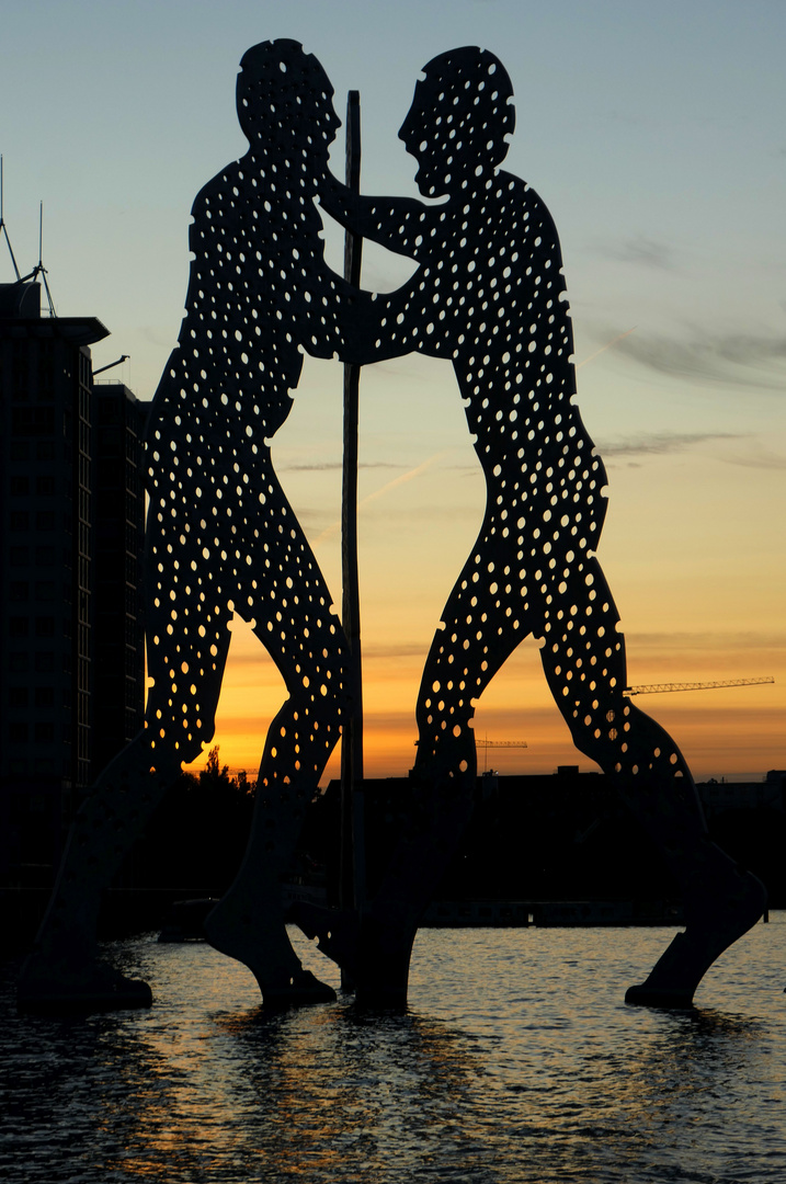 Bootsfahrt - Berlin  - 2019 - Molecule Man - Bei Sonnenuntergang