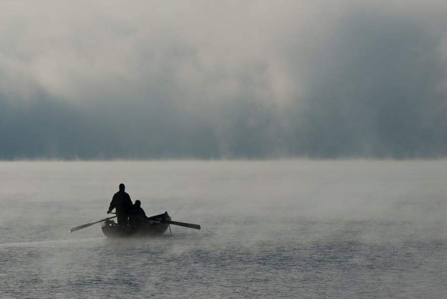 Bootsfahrt im Nebel