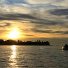 Bootsfahrt in den Sonnenuntergang