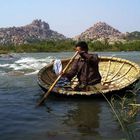 Bootsfahrt in Hampi