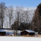 BOOTSHÄUSER AM STAFFELSEE ABER DER SEE IST ZUGEFROREN