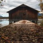 Bootshaus im Herbst