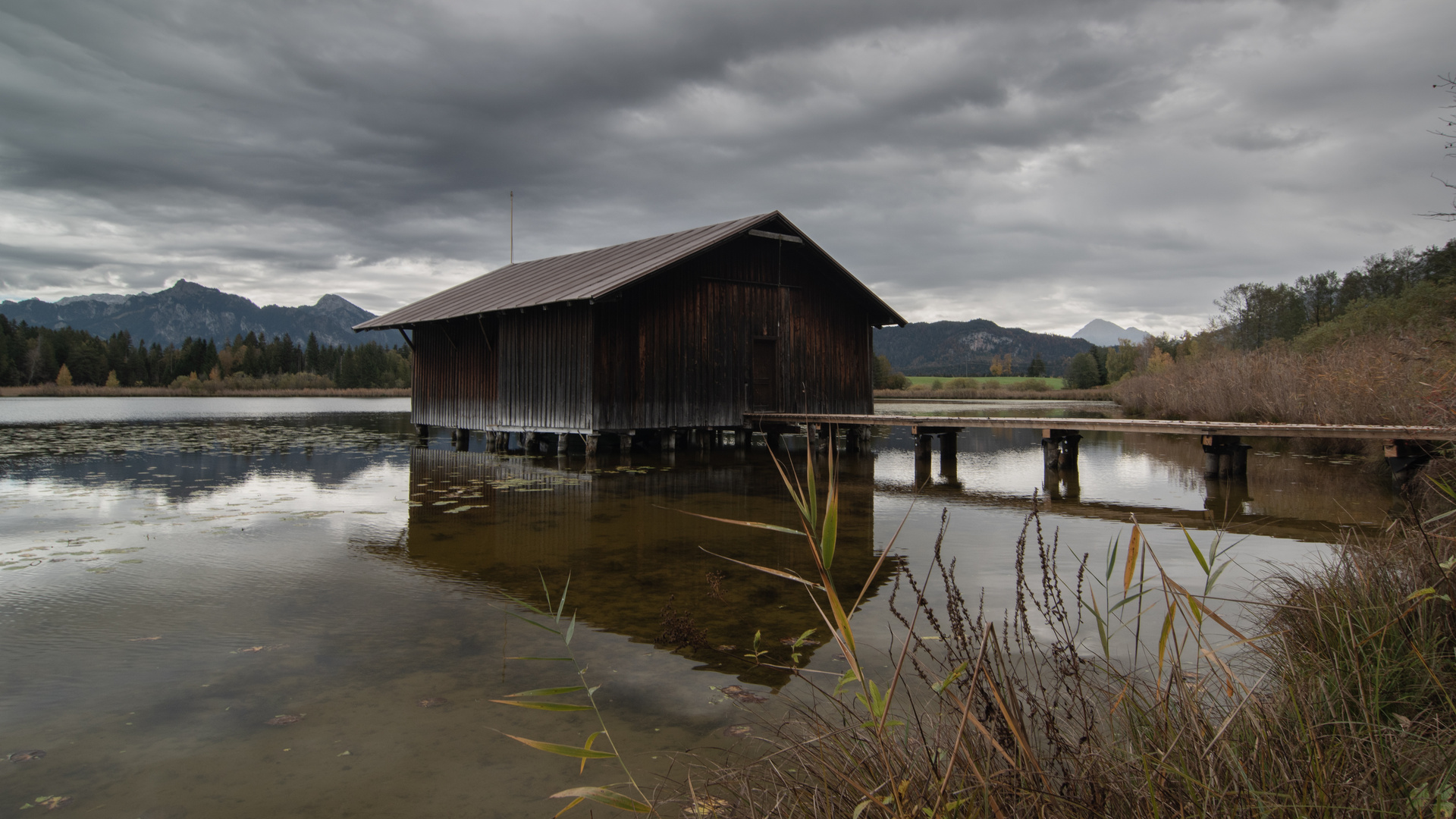 Bootshaus im Späten Herbst 2