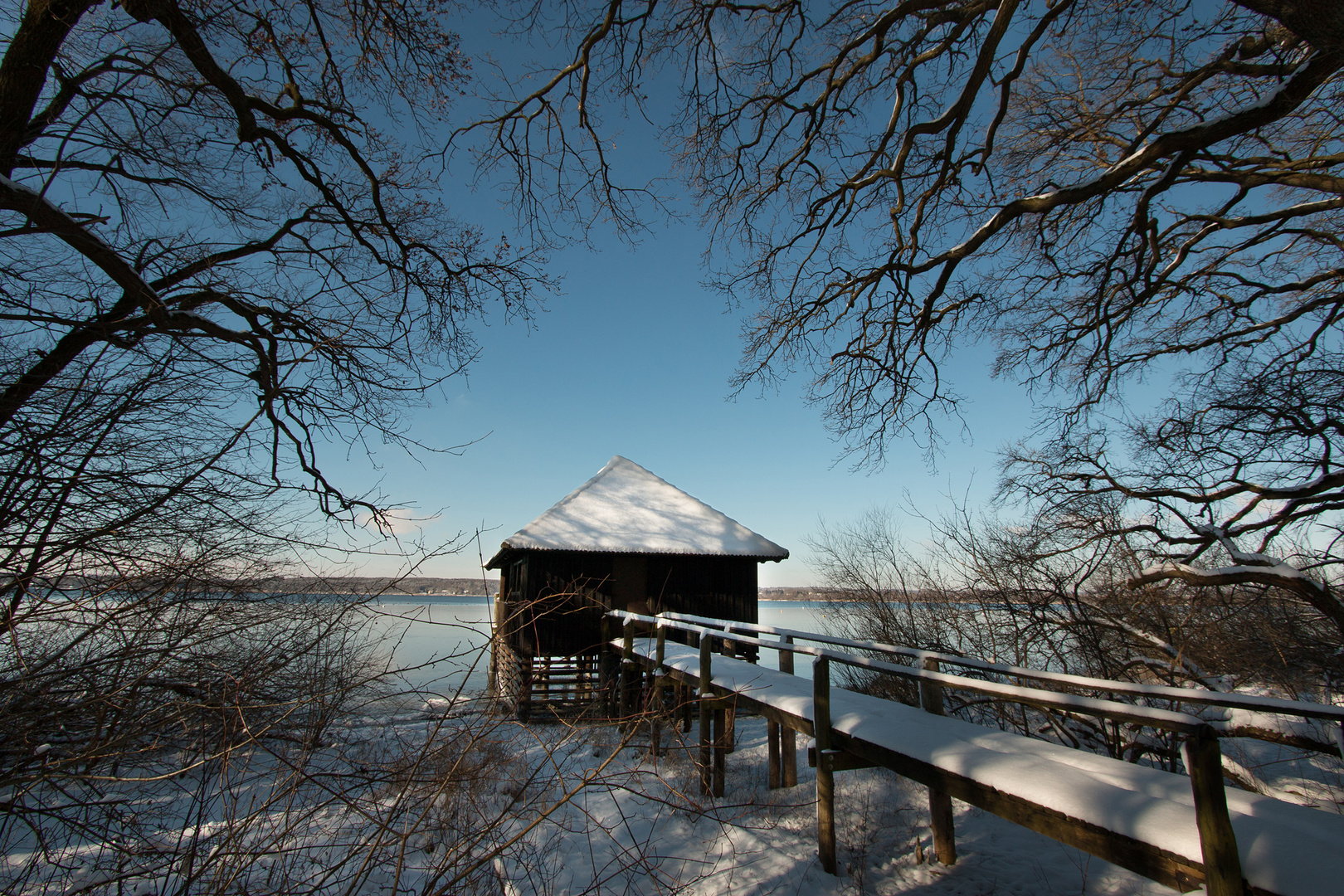 Bootshaus im Winter