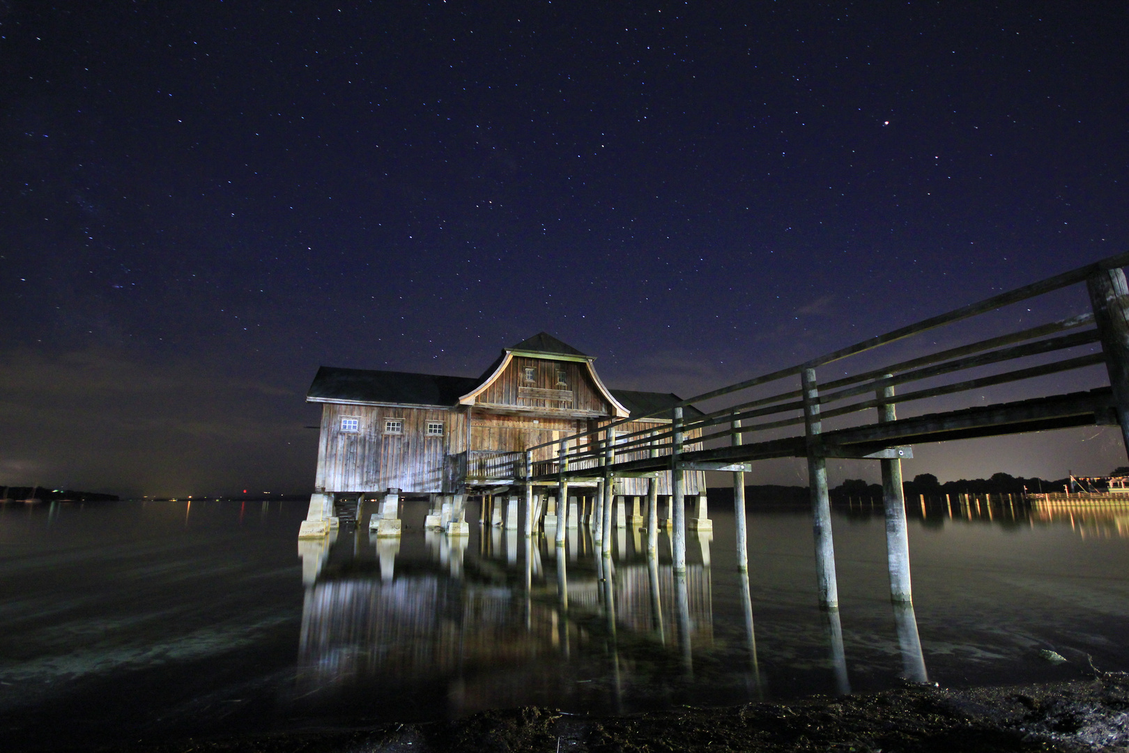 Bootshütte at Night 2