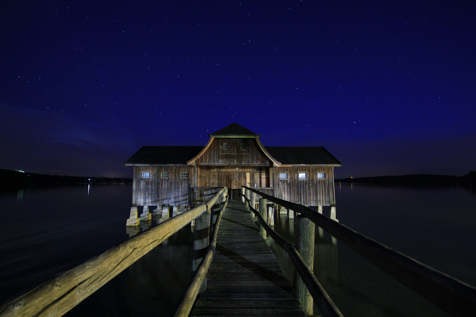 Bootshütte at Night