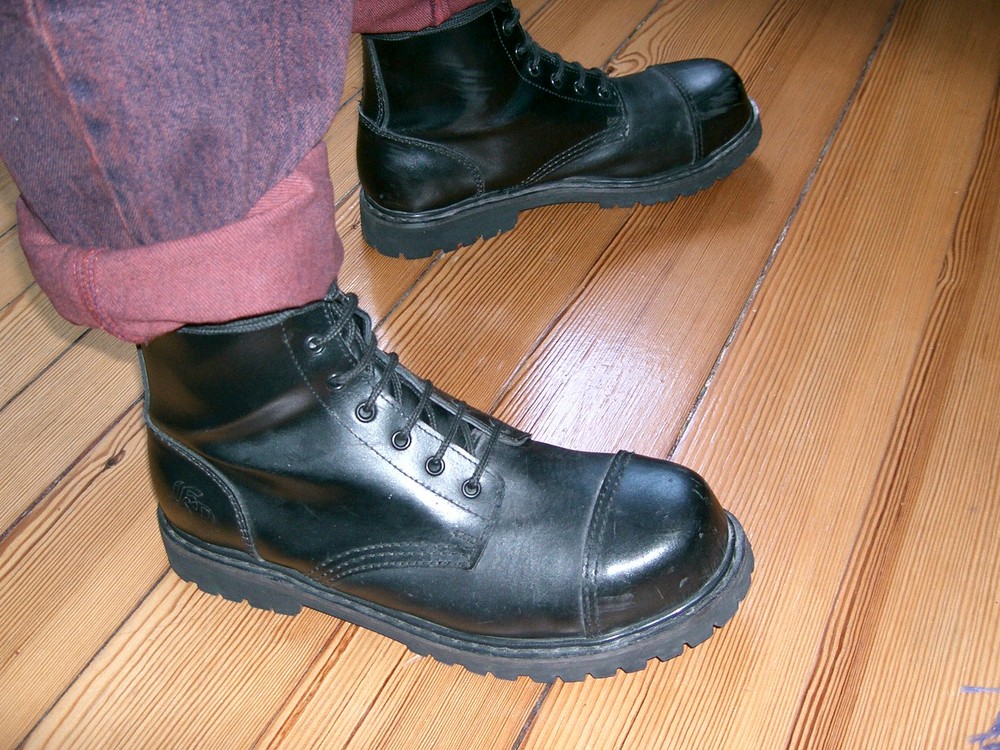 BOOTS...........................................(meine=)