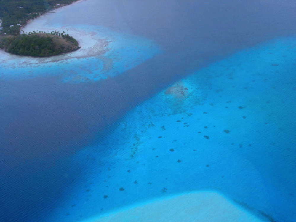 Bora Bora - blue lagoon