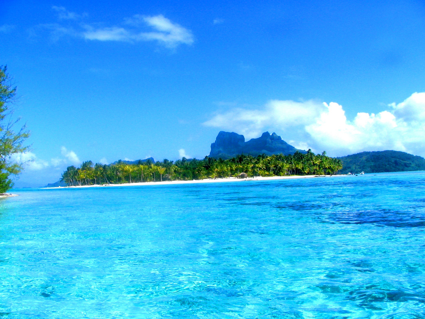 BORA BORA Blue Lagoon