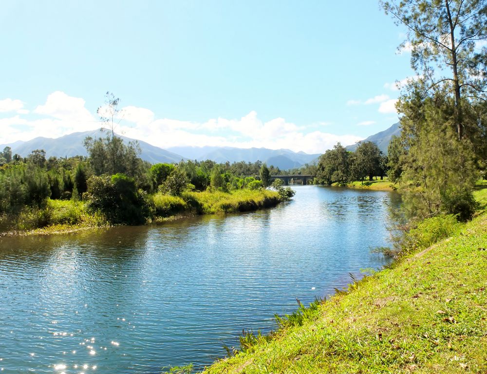 Bord de rivière photo et image paysages, lacs, rivières, cascades